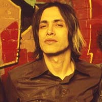 Eks Gitaris Extreme Buka Klinik di Jakarta